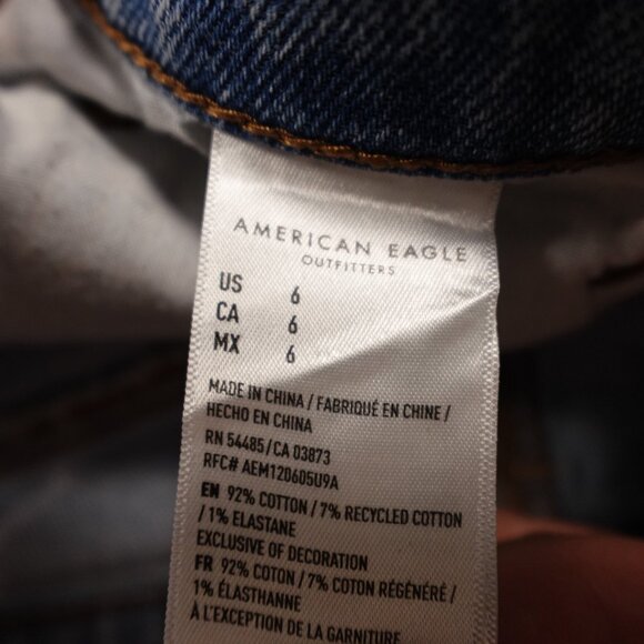 American Eagle Highest Rise ’90s Boyfriend Shorts Women’s Size 6 Blue Distressed - Picture 10 of 10